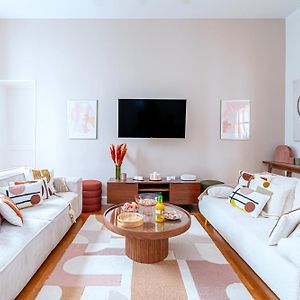 One-Bedroom Deluxe Apartment
